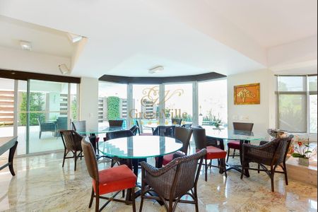 18_photo/94dce5b301.ceff8192393c33de-ATLAS-fd238246-3df4-4de2-9989-af97a604724d.jpg de casa à venda com 5 quartos, 834m² em Matriz, Curitiba