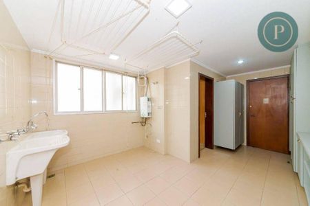 12_photo/94dce5b367.e5c1dbf3952ec410-ATLAS-8473f065-2dfb-4f14-ae5c-9f2ca8afc2d9.jpg de apartamento à venda com 5 quartos, 380m² em Alto da XV, Curitiba