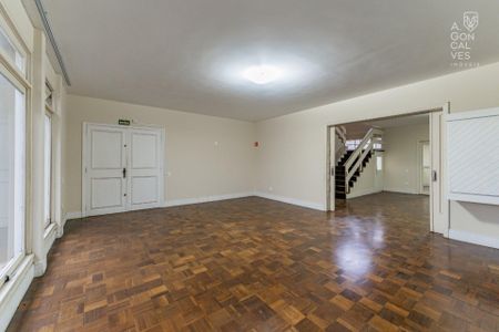 6_photo/94dce5b37d.7954feb32d1ae247-ATLAS-2be09ec2-75f5-4196-93f1-6ccc37f49601.jpg de casa à venda com 4 quartos, 328m² em Jardim Social, Curitiba