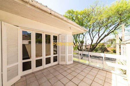 8_photo/94dce5b37d.7954feb32d1ae247-ATLAS-3cfa91f9-186f-4ef1-b210-3b7c359ce9d6.jpg de casa à venda com 4 quartos, 328m² em Jardim Social, Curitiba