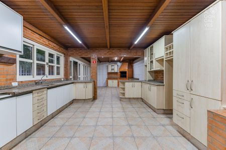 23_photo/94dce5b37d.7954feb32d1ae247-ATLAS-d72a86f5-1f36-410a-bdca-c55844ba16ee.jpg de casa à venda com 4 quartos, 328m² em Jardim Social, Curitiba