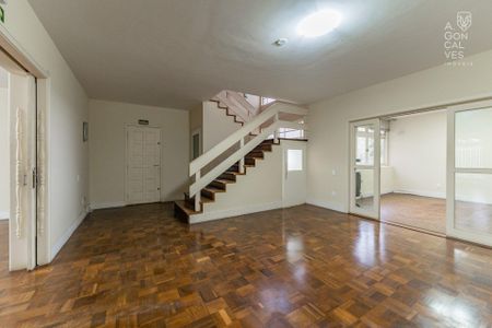 9_photo/94dce5b37d.7954feb32d1ae247-ATLAS-e287f829-c07d-4f61-abde-89e586ba19fe.jpg de casa à venda com 4 quartos, 328m² em Jardim Social, Curitiba