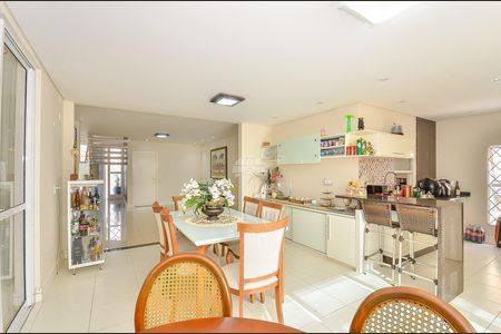 5_photo/94dce5b3e7.badfd497b63a3b5d-ATLAS-29b6d156-0918-484c-8228-97ca0e063bf9.jpg de casa à venda com 4 quartos, 316m² em Jardim Social, Curitiba