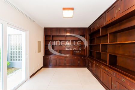 5_photo/94dce5b44b.04a823dc9d4d949a-ATLAS-71d290bf-f2c2-4e0a-8a47-89d2c0a6d29a.jpg de casa para alugar com 4 quartos, 398m² em Jardim Social, Curitiba