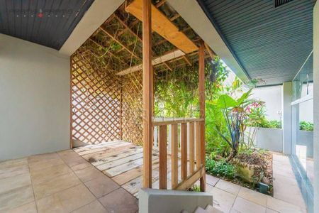 10_photo/94dce5b477.cba9474eaf1c4fd4-ATLAS-837e5ebf-1214-4512-8f26-e2f281e0eedd.jpg de casa à venda com 4 quartos, 650m² em Jardim Social, Curitiba