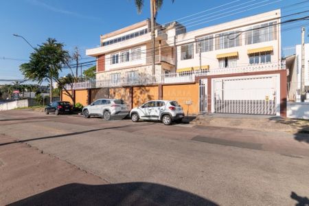 5_photo/94dce5b53b.27838fa606343cc4-ATLAS-b0e42059-103e-4bbe-b3fb-7b6795a2c0b1.jpg de casa à venda com 4 quartos, 200m² em Hugo Lange, Curitiba