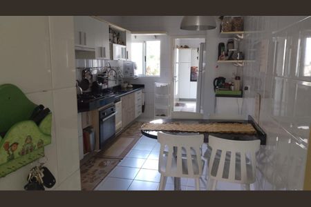 6_photo/94dce5b543.6a940fd7dc05e55d-ATLAS-1c655286-8602-4419-abb3-dd9fd5e36f79.jpg de casa à venda com 4 quartos, 281m² em Juvevê, Curitiba