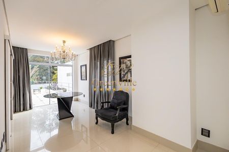 3_photo/94dce5b5a5.ceff8192393c33de-ATLAS-2f8671a8-d7d0-4c6a-96be-e60a79333af0.jpg de casa à venda com 4 quartos, 751m² em Jardim Social, Curitiba