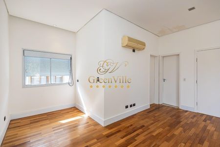 4_photo/94dce5b5a5.ceff8192393c33de-ATLAS-3985817c-962e-4d67-8ef7-3ff6d450c94c.jpg de casa à venda com 4 quartos, 751m² em Jardim Social, Curitiba