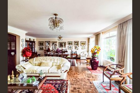 12_photo/94dce5b64d.958ab4e2955fd321-ATLAS-afd89bb7-7d8f-477f-8c67-88756dfdbe04.jpg de casa à venda com 4 quartos, 355m² em Jardim Social, Curitiba