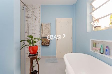 12_photo/94dce5b71f.88d96e72714233d9-ATLAS-9cf2db75-4545-4c6f-a04a-6193f8d3e045.jpg de casa à venda com 3 quartos, 345m² em Jardim Social, Curitiba