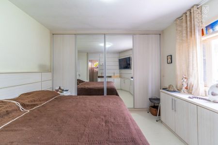 20_photo/94dce5b74f.49c40a4e0c1b1036-ATLAS-c61efb59-cc85-4aae-a194-e78c6275b560.jpg de casa à venda com 4 quartos, 339m² em Jardim Social, Curitiba