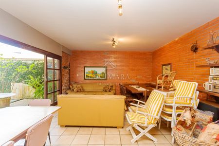 3_photo/94dce5b78d.5201f2b37237fe26-ATLAS-24718ef2-4810-4a3c-a95f-709ddfcfc07f.jpg de casa à venda com 3 quartos, 343m² em Jardim Social, Curitiba