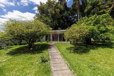 45_photo/94dce5b7c9.54b8780a509023fd-ATLAS-884a1492-2a73-4b88-9195-94b4e4599458.jpg de casa para alugar com 5 quartos, 1366m² em Jardim Social, Curitiba