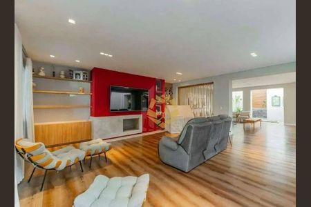 7_photo/94dce5b7c9.54b8780a509023fd-ATLAS-928c8d00-81e2-487a-8e39-d7f3321a02a4.jpg de casa à venda com 5 quartos, 1366m² em Jardim Social, Curitiba