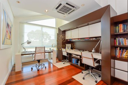 9_photo/94dce5b7d1.ceff8192393c33de-ATLAS-244db3d8-a9e0-4989-a5aa-b94e99a52c56.jpg de casa à venda com 4 quartos, 1260m² em Jardim Social, Curitiba