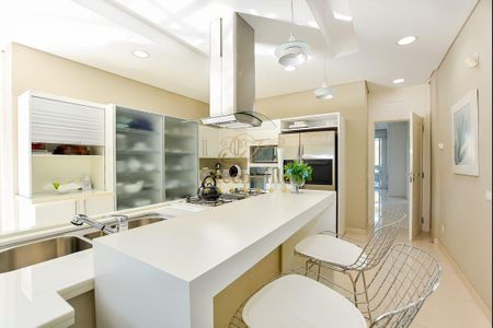 31_photo/94dce5b7d1.ceff8192393c33de-ATLAS-e2bcb022-76e0-408f-ad93-1f5e566e760f.jpg de casa à venda com 4 quartos, 1260m² em Jardim Social, Curitiba