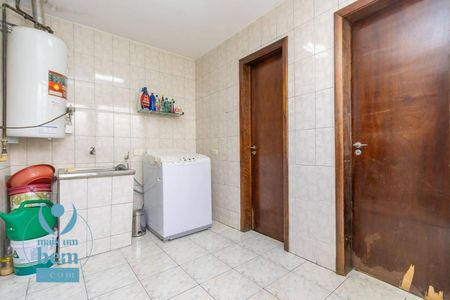 5_photo/94dce5b899.46ae6cbe0761d4fa-ATLAS-df1f3f08-f111-4beb-8825-d914e2fc8503.jpg de casa à venda com 4 quartos, 208m² em Jardim Social, Curitiba