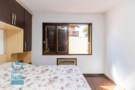 5_photo/94dce5b899.46ae6cbe0761d4fa-ATLAS-ee4f49f1-280c-4dc6-9750-cb03f53b1496.jpg de casa à venda com 4 quartos, 208m² em Jardim Social, Curitiba