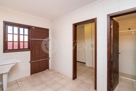 7_photo/94dce5b9e9.f2c8c659ffa0a6bc-ATLAS-a5ef7262-160e-46e9-aaf9-dbf6f70306ae.jpg de casa à venda com 4 quartos, 318m² em Jardim Social, Curitiba