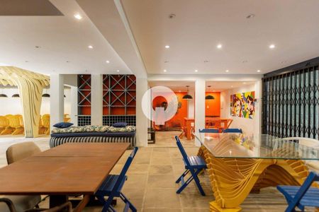 36_photo/94dce5ba85.5343c4ed08aabd0a-ATLAS-a4cfc45c-0173-457b-8e81-c1a1faaa0b28.jpg de casa à venda com 4 quartos, 387m² em Jardim Social, Curitiba