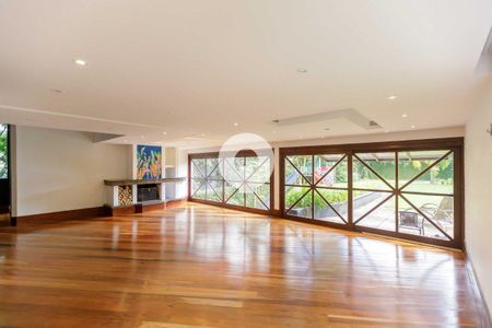 14_photo/94dce5ba85.5343c4ed08aabd0a-ATLAS-d1a8852f-b036-463f-b010-ad3666305b5b.jpg de casa à venda com 4 quartos, 387m² em Jardim Social, Curitiba