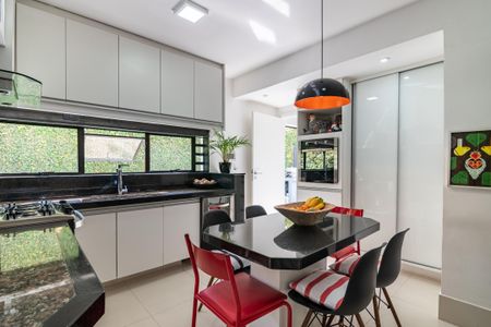 8_photo/94dce5ba87.26dc6cb80f3e86b0-ATLAS-a8c09591-e6a0-4593-9e22-9bde8964ae64.jpg de casa à venda com 3 quartos, 387m² em Jardim Social, Curitiba