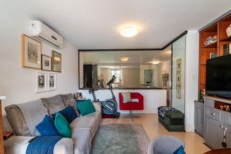 7_photo/94dce5ba87.26dc6cb80f3e86b0-ATLAS-aa00c5c9-ea8b-4772-b31f-5e0710c8a58c.jpg de casa à venda com 3 quartos, 387m² em Jardim Social, Curitiba