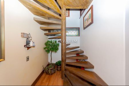 12_photo/94dce5bafb.b4cc108436d665d6-ATLAS-bfe9c2d1-1a9d-43c1-ab32-ae22b82509a0.jpg de casa à venda com 5 quartos, 444m² em Tarumã, Curitiba