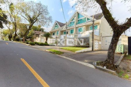 2_photo/94dce5baff.98a2f1197ddc2320-ATLAS-e8aa57a0-9feb-4fef-8def-cac44d0a4640.jpg de casa de condomínio à venda com 4 quartos, 175m² em Jardim Social, Curitiba