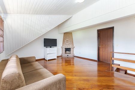 3_photo/94dce5bb29.e6c5309fd1607d84-ATLAS-0eeb9f04-2e85-44dc-93ff-455301c1aa93.jpg de casa à venda com 4 quartos, 200m² em Jardim Social, Curitiba