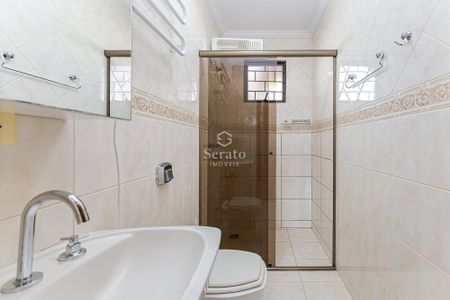 21_photo/94dce5bb29.e6c5309fd1607d84-ATLAS-c8ba58db-49f0-4b92-b022-daa60c4ecfd4.jpg de casa à venda com 4 quartos, 200m² em Jardim Social, Curitiba