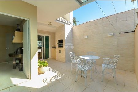 7_photo/94dce5bb5b.cef17660cfa7d457-ATLAS-19b2d5c1-069d-4fb6-a0d7-0db9d7ffc2db.jpg de casa à venda com 3 quartos, 153m² em Tarumã, Curitiba