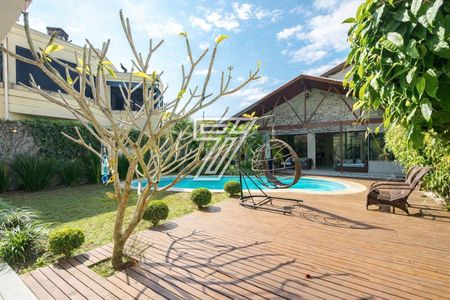 5_photo/94dce5bbc5.2fed7e95ddef69d8-ATLAS-75d07478-de71-4c14-b8ca-1adb24c7e6ba.jpg de casa à venda com 3 quartos, 335m² em Jardim Social, Curitiba