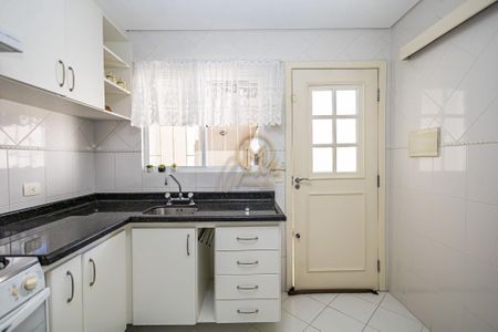 17_photo/94dce5bbf5.a7703fc7cedc068f-ATLAS-5beb3cab-8447-4d86-b87b-2f1b35783f98.jpg de casa à venda com 4 quartos, 168m² em Jardim Social, Curitiba