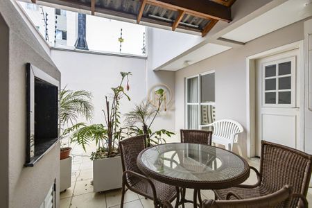 23_photo/94dce5bbf5.a7703fc7cedc068f-ATLAS-ae8fb64d-651b-4389-913a-079dd1cf72df.jpg de casa à venda com 4 quartos, 168m² em Jardim Social, Curitiba