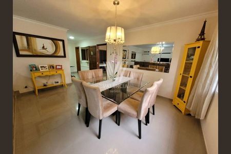 5_photo/94dce5be87.0f0861af4d366a65-ATLAS-732ddcd2-abca-4953-bb99-bafd6a46edbd.jpg de casa à venda com 3 quartos, 193m² em Jardim Social, Curitiba