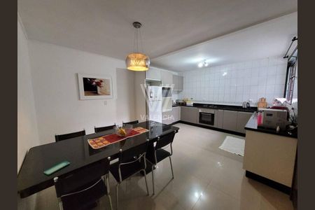 6_photo/94dce5be87.0f0861af4d366a65-ATLAS-c34c41bf-6fbf-4d36-a7fb-821eba3004c7.jpg de casa à venda com 3 quartos, 193m² em Jardim Social, Curitiba