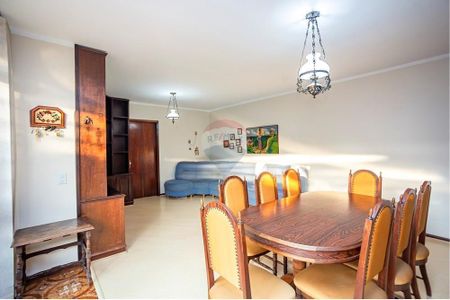 5_photo/94dce5bedb.8c2ca795ebaebe51-ATLAS-2903d8ae-dca2-47ee-bc4f-27a91a15fad0.jpg de casa à venda com 4 quartos, 457m² em Jardim Social, Curitiba