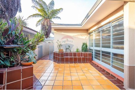 5_photo/94dce5bedb.8c2ca795ebaebe51-ATLAS-3b6844fa-9c24-4b26-82ab-e8e0cffb7aca.jpg de casa à venda com 4 quartos, 457m² em Jardim Social, Curitiba