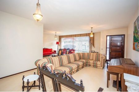 11_photo/94dce5bedb.8c2ca795ebaebe51-ATLAS-59a8ca2e-7baa-4c38-b63b-04bfae3a387e.jpg de casa à venda com 4 quartos, 457m² em Jardim Social, Curitiba