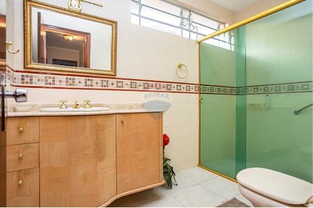 37_photo/94dce5bedb.8c2ca795ebaebe51-ATLAS-69825e1a-a7d1-4e78-887b-a84c5047dd4e.jpg de casa à venda com 4 quartos, 457m² em Jardim Social, Curitiba