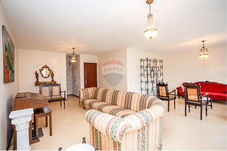 7_photo/94dce5bedb.8c2ca795ebaebe51-ATLAS-cfdb1d0e-02a5-45aa-9946-b9a4951c6a83.jpg de casa à venda com 4 quartos, 457m² em Jardim Social, Curitiba