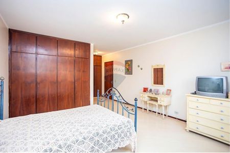 30_photo/94dce5bedb.8c2ca795ebaebe51-ATLAS-e77e9aa4-ca89-4657-b324-406beafd7a65.jpg de casa à venda com 4 quartos, 457m² em Jardim Social, Curitiba