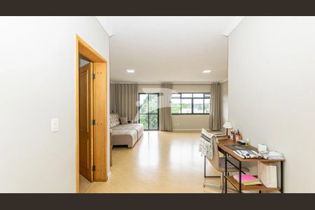 3_photo/94dce5bf41.1c5ee5b12bdcf8f7-ATLAS-0ce5c656-1097-4bd3-9b88-0d3297a1e1c0.jpg de casa à venda com 3 quartos, 347m² em Bacacheri, Curitiba