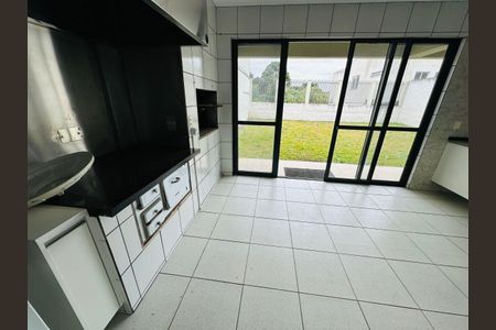 18_photo/94dce5bf41.1c5ee5b12bdcf8f7-ATLAS-2e98eb04-0e0e-407c-bb15-014a2a48df0a.jpg de casa à venda com 3 quartos, 347m² em Bacacheri, Curitiba