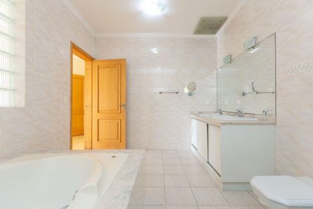 41_photo/94dce5bf41.1c5ee5b12bdcf8f7-ATLAS-4e6b47da-a792-406c-8d0f-e3ddf270f358.jpg de casa à venda com 3 quartos, 347m² em Bacacheri, Curitiba