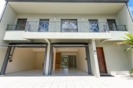 5_photo/94dce5bf41.1c5ee5b12bdcf8f7-ATLAS-b3f3a65a-a823-4bd4-aeb2-dea7f4252ace.jpg de casa à venda com 3 quartos, 347m² em Bacacheri, Curitiba