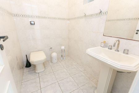 8_photo/94dce5bf41.1c5ee5b12bdcf8f7-ATLAS-e8363876-9210-4fb4-b93e-009b7d3a674d.jpg de casa à venda com 3 quartos, 347m² em Bacacheri, Curitiba