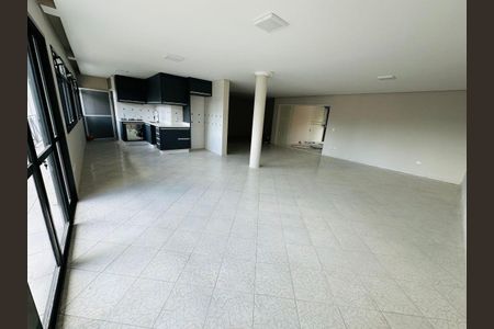 11_photo/94dce5bf41.1c5ee5b12bdcf8f7-ATLAS-e9f554a8-36c4-4895-8a03-c2cdd67fde65.jpg de casa à venda com 3 quartos, 347m² em Bacacheri, Curitiba